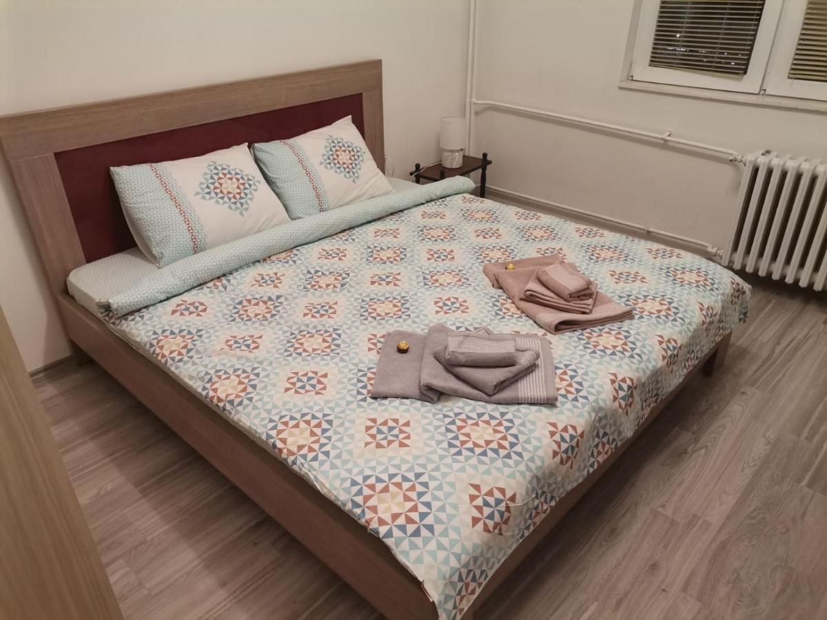 Calla: Modern Apartment in City Center with Secure Parking Skopje Exterior photo