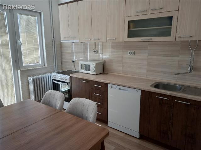 Calla: Modern Apartment in City Center with Secure Parking Skopje Exterior photo